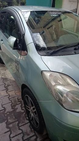 toyota-vitz-2010-big-1