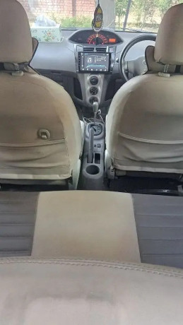 toyota-vitz-2010-big-8
