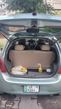 toyota-vitz-2010-big-6