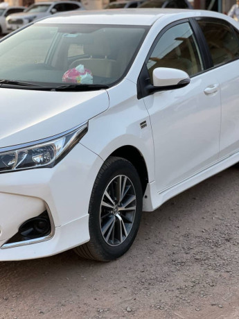 toyota-crolla-altis-16-big-5