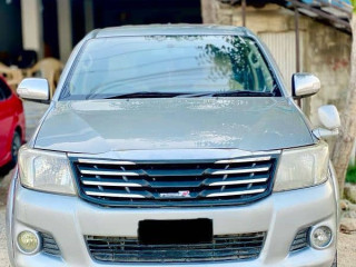 toyota-hilux-vego-2013