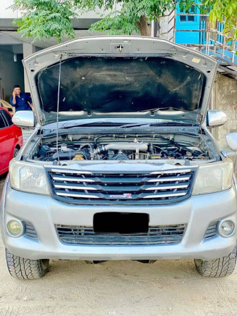 toyota-hilux-vego-2013-big-7