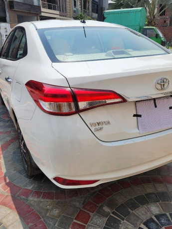 toyota-yaris-ativ-x-15-mt-2022-big-2