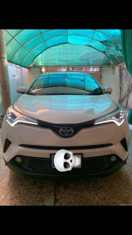 toyota-c-hr-2017-big-3
