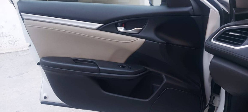 honda-civic-oriel-18-i-vtec-cvt-2021-big-15