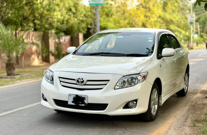 toyota-corolla-altis-18-manual-big-0